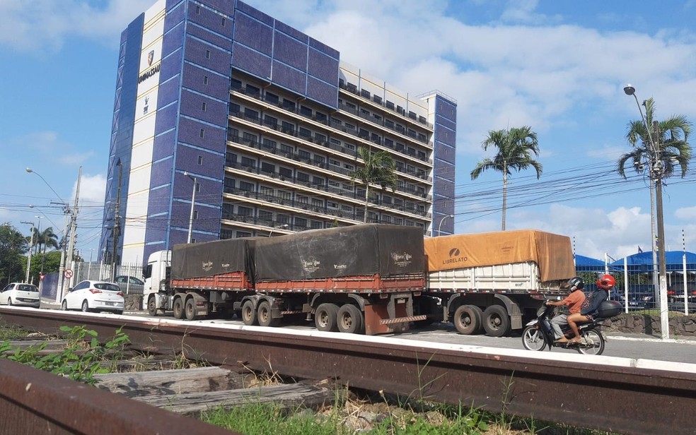 Carga com pneus contrabandeados é apreendida pela PRF em Sergipe