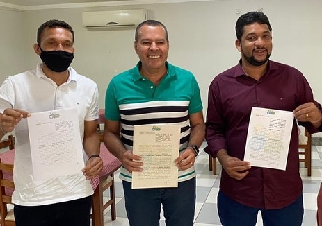 Prefeitos de Alagoinhas, Aramari e Cardeal da Silva encontram-se para assinatura de rateio