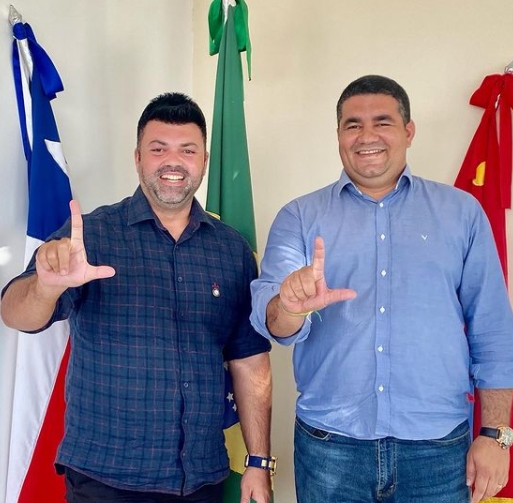 Prefeitos Leandro Dantas de Crisopólis e Luiz Alberto de Olindina encontram-se para debater assuntos regionais