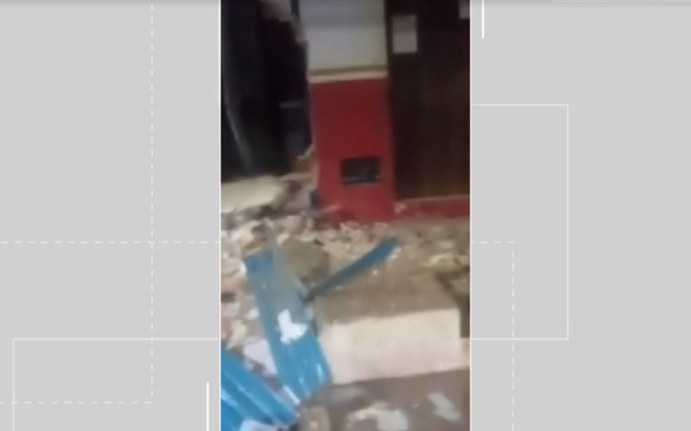 Grupo armado explode porta de casa lotérica em Itanagra; polícia diz que cofre não foi arrombado