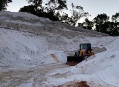 Operação conjunta combate extração irregular de areia em Camaçari