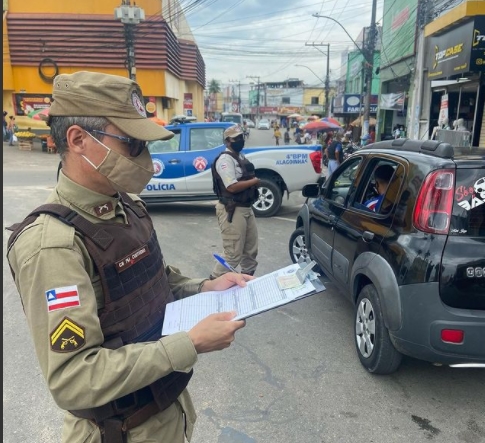 Policiais do Quarto Batalhão realizam a Operação Trânsito Seguro em Alagoinhas
