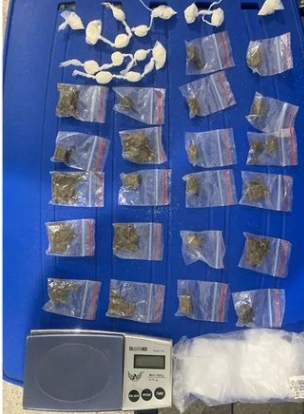 Em Inhambupe, policiais do Quarto Batalhão apreendem drogas e prendem homem por tráfico