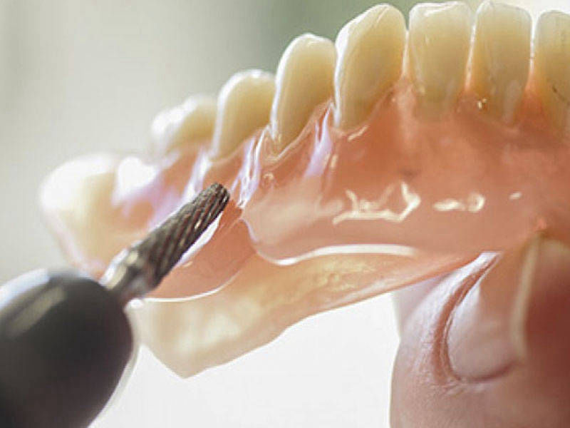 Prefeitura de Esplanada contrata empresa e investirá mais de 66 mil reais com próteses dentárias