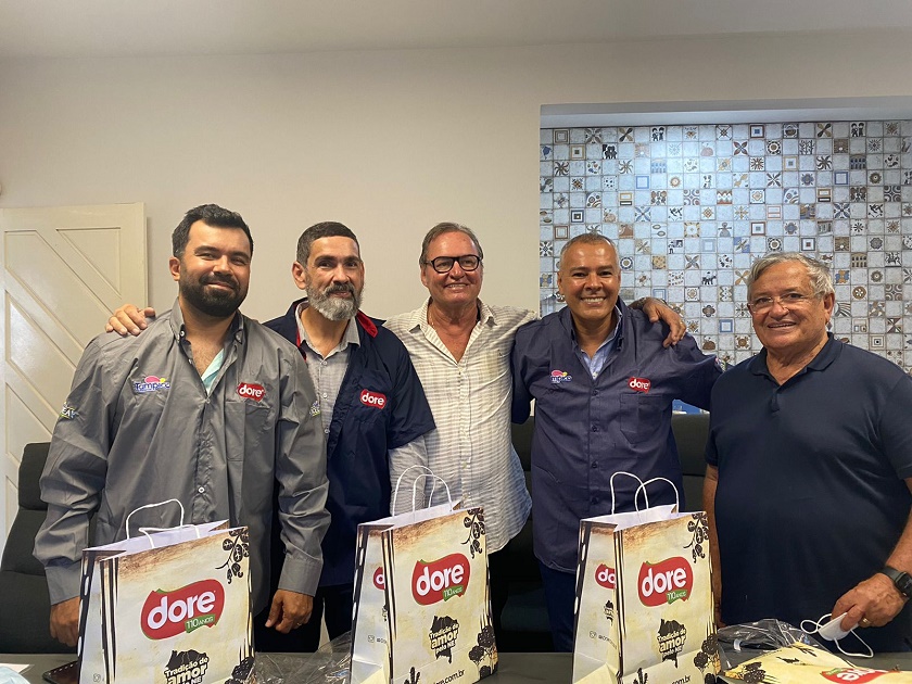 Prefeito Joaquim Neto e presidente da Dore Refrigerantes assinam protocolo de intenções