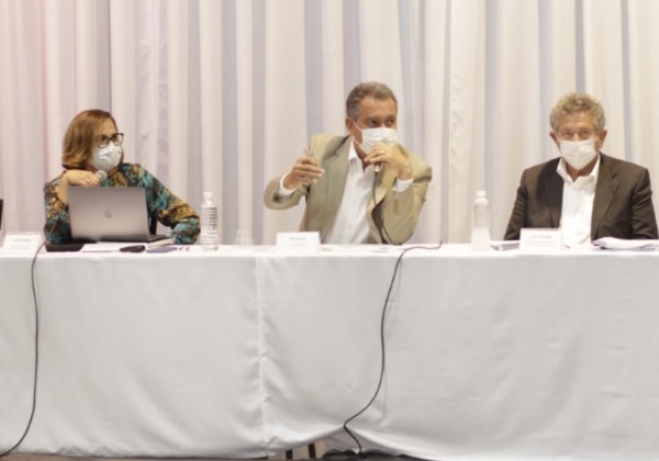 Rui reúne prefeitos e discute eficiência na gestão das policlínicas regionais