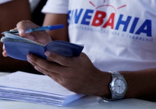 Comprovante de vacina será exigido para acesso a serviços públicos a partir de dezembro