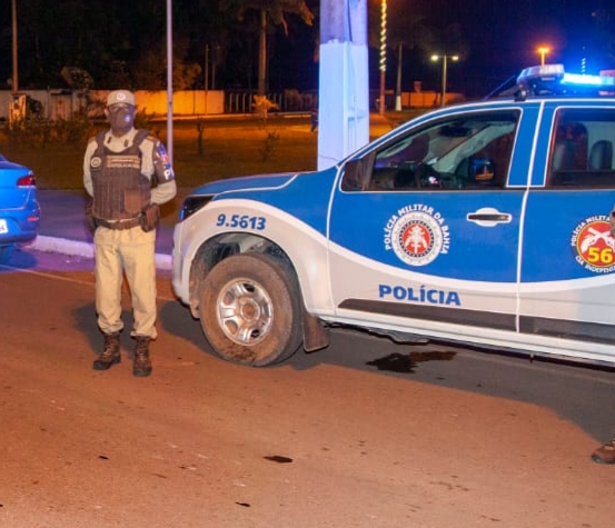Polícia Militar fecha bares em cumprimento a decreto estadual em Cardeal da Silva