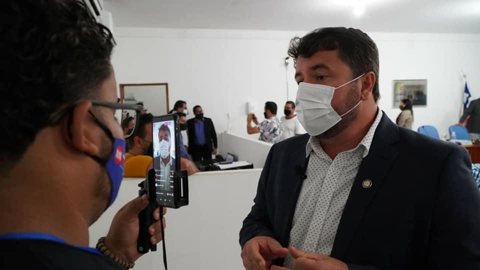 Vídeo: Prefeito Júnior Argôlo participa de audiência pública para tratar sobre à saída da Petrobrás de Entre Rios, Cardeal e Esplanada