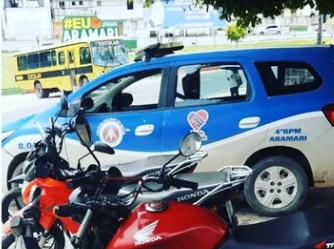 Em Aramari, policiais do Quarto Batalhão realizam a Operação Trânsito Seguro