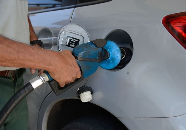 Petrobras anuncia redução do preço da gasolina para R$ 3,09 por litro para as distribuidoras