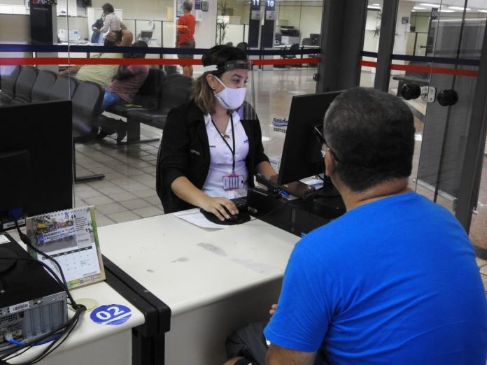 Usuários devem comprovar vacinação contra Covid-19 para acessar pontos de atendimento da Embasa