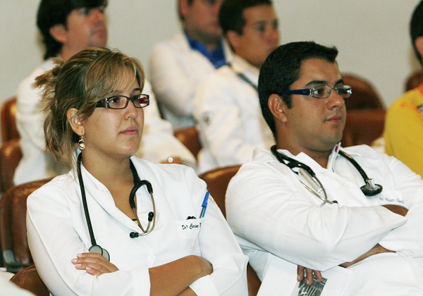 Municípios podem aderir ao Programa Médicos pelo Brasil até 21 de dezembro