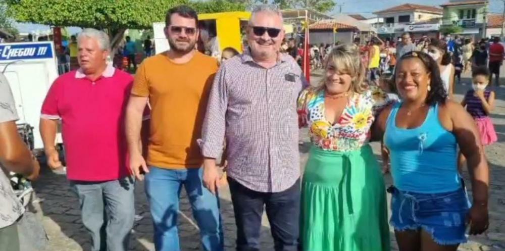 Natal encantado de Aporá recebe visitas do Senador Angêlo Coronel e Angêlo filho; Entenda