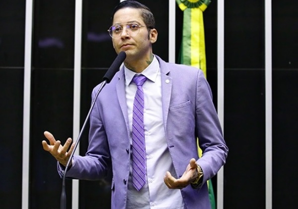 Projeto de Kannário prevê descriminalizar porte de maconha para uso pessoal