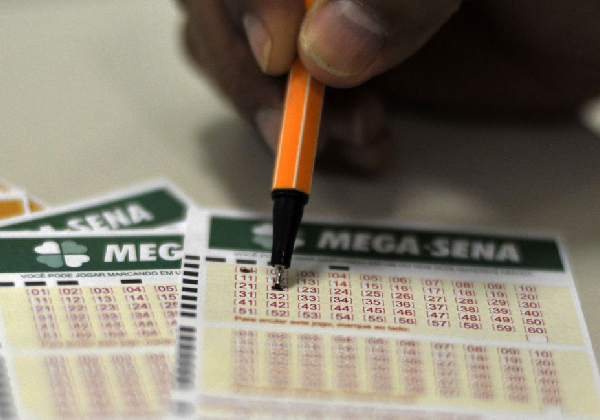 Apostador tem até sexta-feira (31) para jogar na Mega da Virada