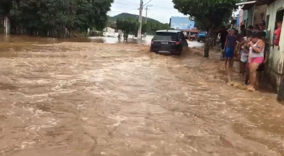 Chuvas devem continuar até a madrugada desta terça em Sergipe, alerta Defesa Civil