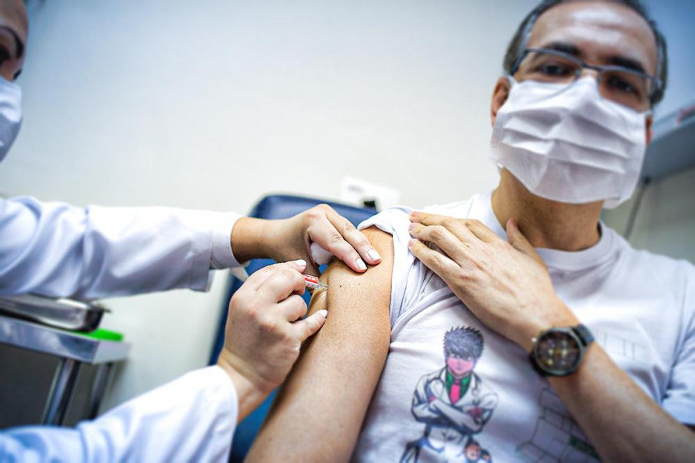 Brasil alcança a marca de 80% da população com duas doses de vacina