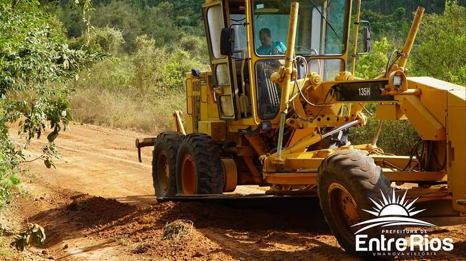Prefeito Júnior Argôlo autoriza recuperação de estradas rurais do município