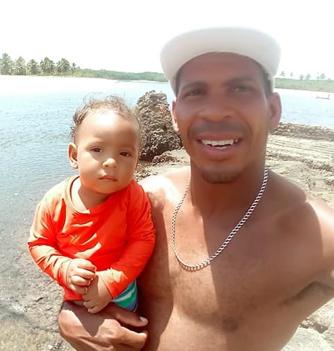 Homem acusa servidores da saúde do hospital de Conde pela morte do seu filho de apenas 03 anos ''Isso não é um hospital é um matadouro!!!''