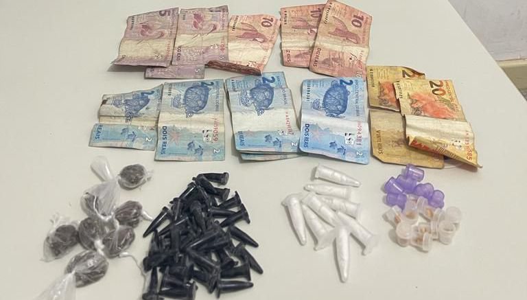 Adolescente de 16 anos é apreendido com 46 pinos de cocaína em Simões Filho