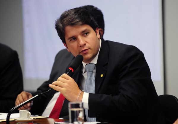 Apalavrado com o MDB, Luiz Argôlo será candidato a deputado federal