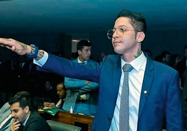 Sem citar nomes, Kannário rebate opositores: ‘Tirem a bunda da cadeira’; vídeo