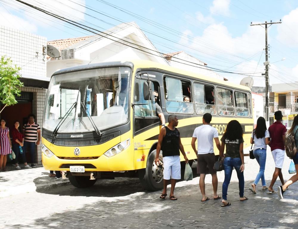 Recadastramento do transporte universitário vai até 4 de Fevereiro em Acajutiba