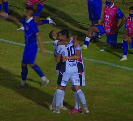 Atlético de Alagoinhas vence Doce Mel e assume liderança do Baiano