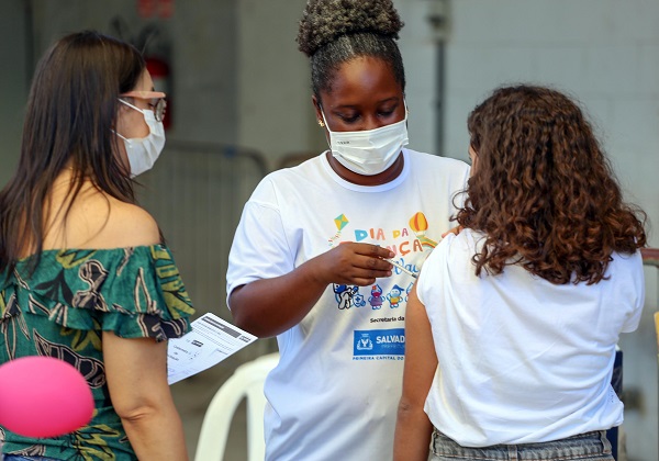 Mais de 13 mil crianças já receberam a primeira dose da vacina na Bahia
