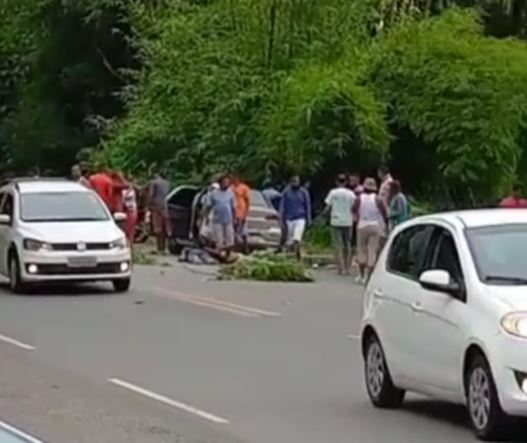 Uma pessoa morre e duas ficam feridas após batida entre veículos em Porto de Sauípe