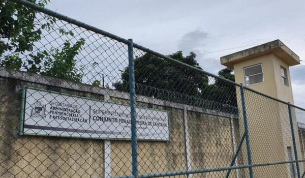 Detentas do Conjunto Penal de Feira de Santana ateiam fogo em colchão durante briga; duas internas sofreram queimaduras