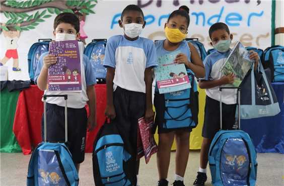 Mata inicia entrega de kits escolares para alunos do Município