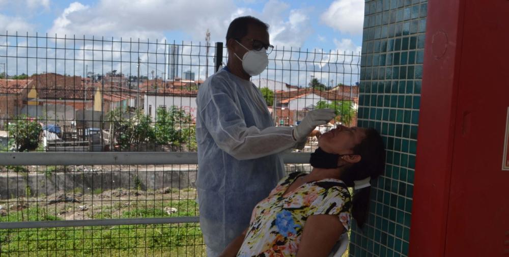 Com aumento de profissionais infectados, testagens serão limitadas em Feira de Santana