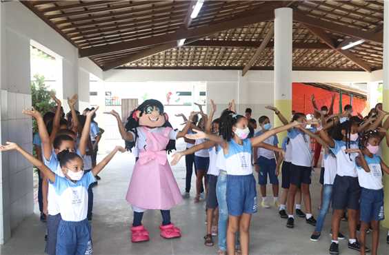 Alunos da rede municipal retornam às aulas 100% presenciais em Mata de São João