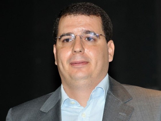Prefeito acusa governo de Rui de beneficiar aliados com cestas básicas