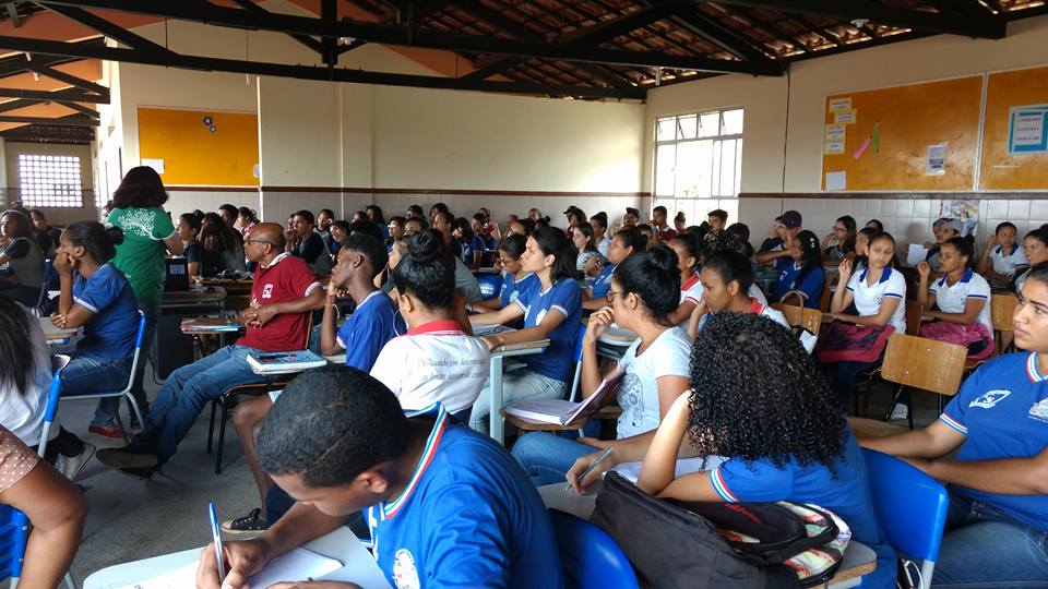 Direção do Estadual Celina Saraiva emite nota e destaca que licitação ainda não foi feita pela gestão Nandinho da Serraria para o transporte escolar