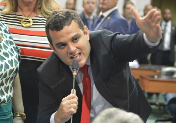 Marcelo Nilo e Alex Lima trocam farpas: Não tenho medo de você. Comigo é bateu, levou
