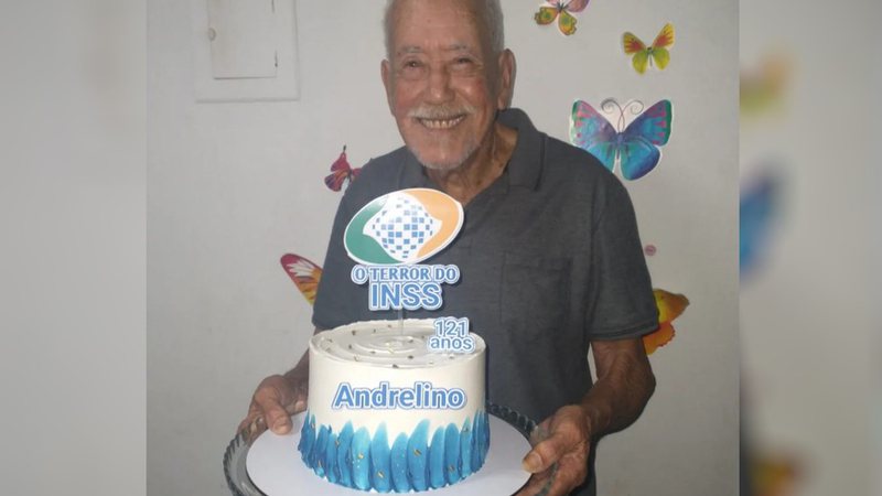 Idoso comemora 121 anos com bolo temático: “O terror do INSS”