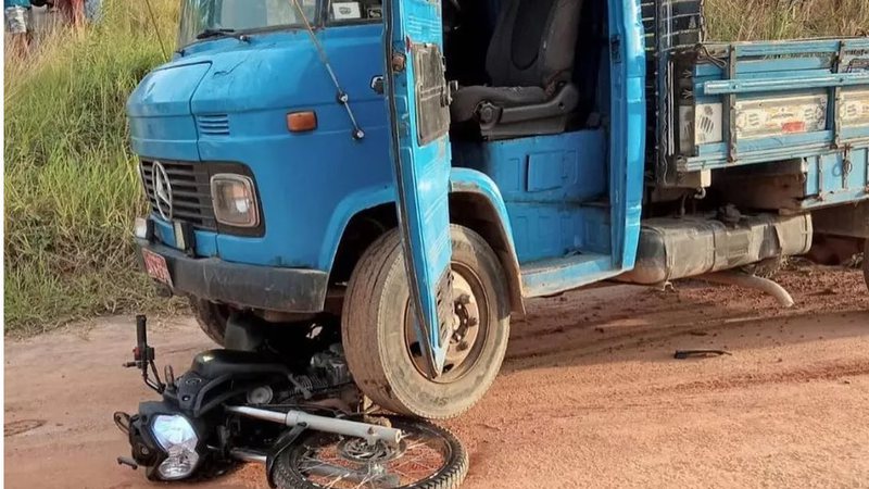 Mulher é atropelada por caminhão enquanto andava de moto com namorado; ex-marido é principal suspeito