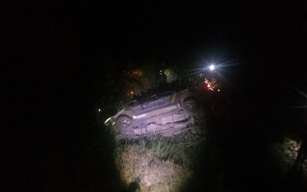 Viatura cai de ponte e três policiais ficam feridos em Itabaianinha