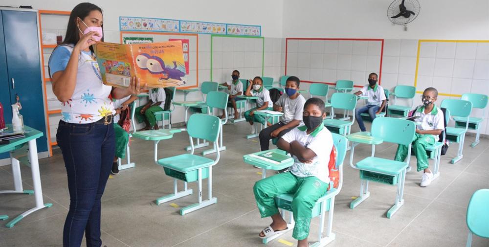 Perda de dinheiro federal começa a afetar a Educação pública em Feira de Santana
