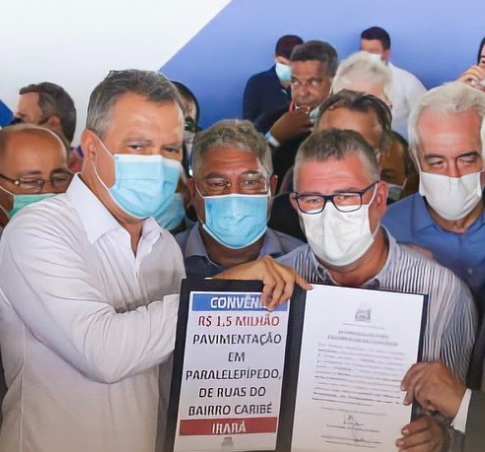 Prefeito Derivaldo de Irará assina convênio com o Governador Rui Costa de um milhão e quinhentos mil reais para obras de pavimentação no município