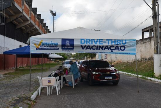 Prefeitura de Alagoinhas informa sobre a vacinação no drive thru; Entenda