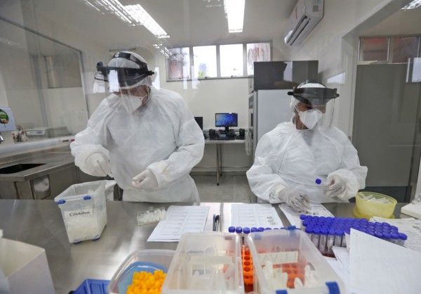 Variante Ômicron é responsável por mais de 93% dos casos na Bahia