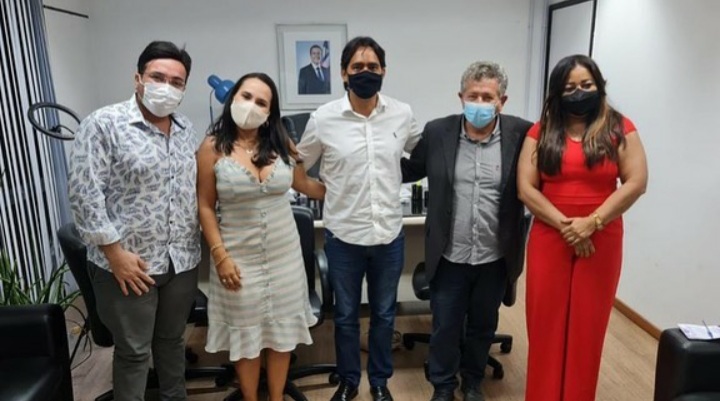 Prefeito de Candeias Pitagoras cumpre agenda com o governador e faz visita a Serin