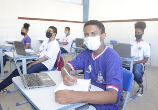 Governo da BA publica portaria e estabelece aulas normais na rede estadual de ensino no período em que seria realizado o carnaval