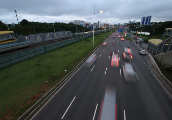 Presidente sanciona lei que pune motorista que divulgar infração de trânsito na internet