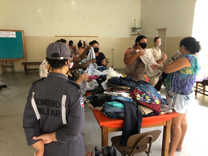 Comunidades das cidades de Cipó e Paulo Afonso recebem doações da Polícia Militar