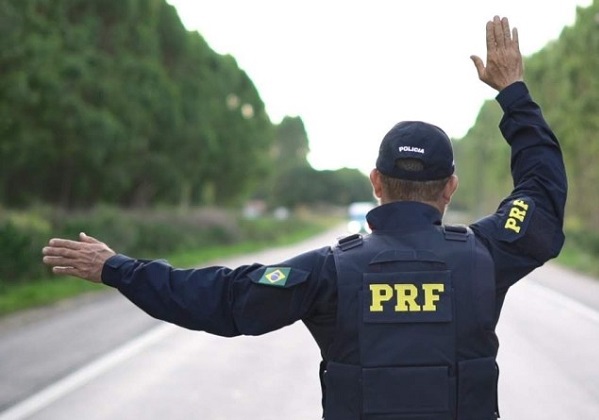 PRF prende sete pessoas por embriaguez ao volante na Operação Carnaval